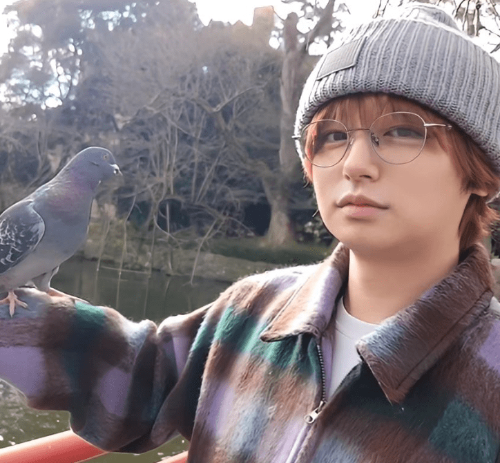 伊野尾慧が鳩とのツーショットを公開👀