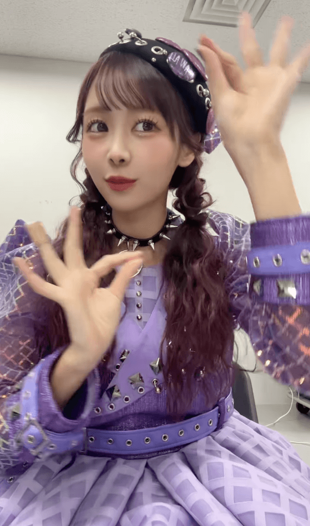 FRUITS ZIPPER・仲川瑠夏のロック衣装ダンスが大反響！