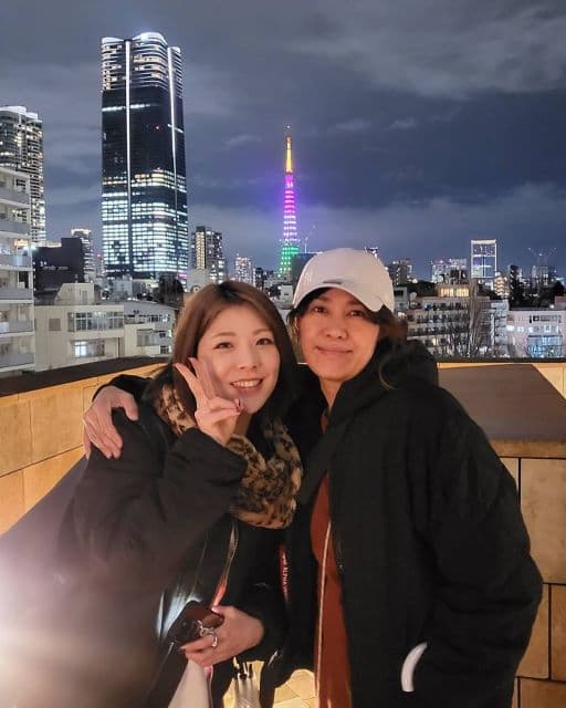 「ずっと繋がってる大切な友人」小川麻琴、20年来の親友との再会を報告！東京タワーをバックに2ショット！