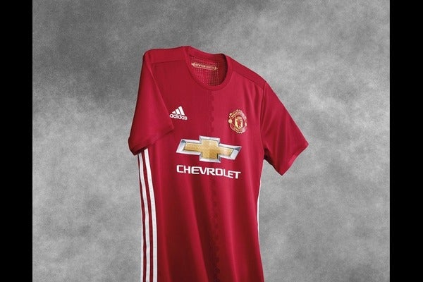 マンチェスター・ユナイテッドが新ユニフォームを発表…モウリーニョ監督も満足