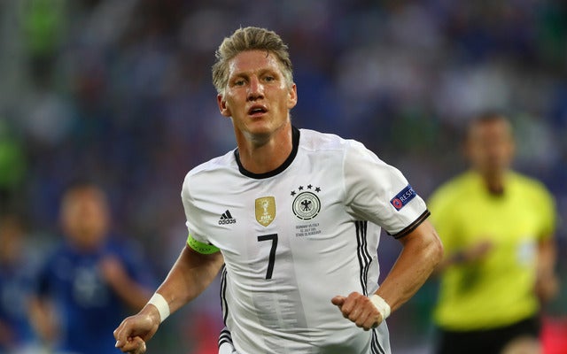 サッカードイツ代表のシュバインシュタイガー、代表チームの引退を表明