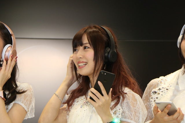 auのiPhone7発売記念イベントにSKE48の5人が登壇（2016年9月16日）撮影：山本有莉