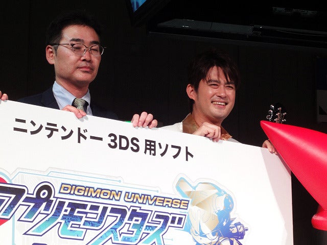 「デジモンユニバース アプリモンスターズ」（アプモン）記念ステージに登壇したAMEMIYA《撮影 大野雅人（Gazin Airlines）》