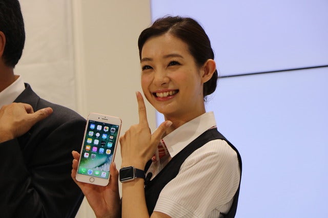 auのiPhone7発売記念イベントに足立梨花が登壇（2016年9月16日）撮影：山本有莉