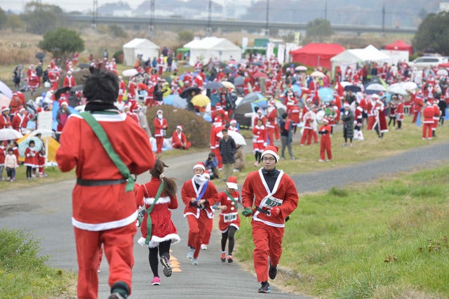 多摩市をサンタが走る！「聖蹟サンタマラソン」12/18開催