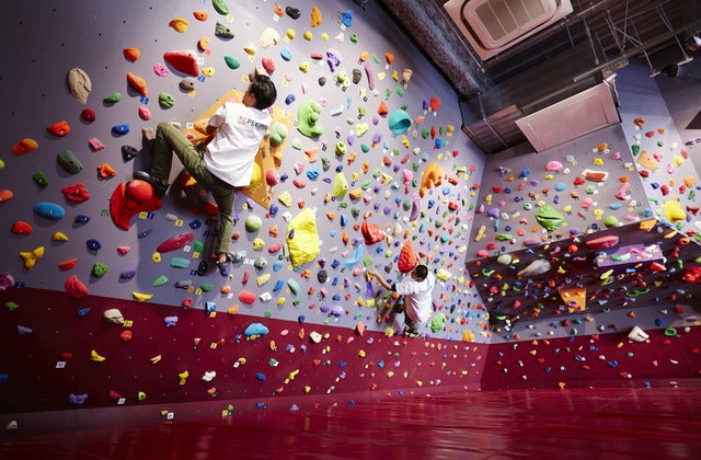 埼玉に「スポーツオーソリティ 狭山店」オープン…ボルダリングジム設置