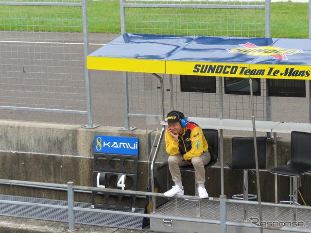 セッション中、笑顔が出るシーンもあった。撮影:遠藤俊幸