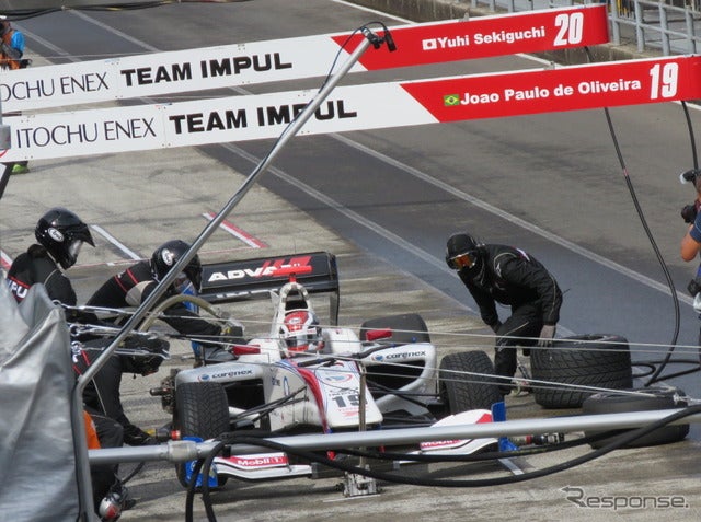 関口の僚友、2010年王者の#19 オリベイラは予選6位。撮影：遠藤俊幸