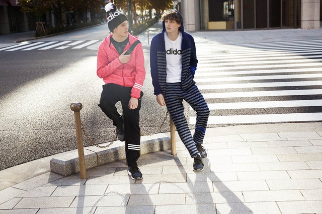 アディダス ネオ、新たなカラバリでニットフリースシリーズ発売