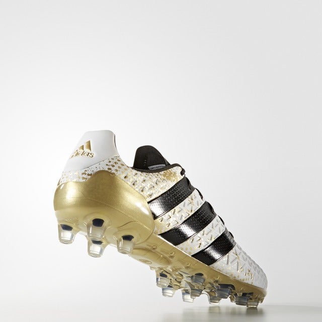 アディダス、UEFAチャンピオンズリーグ着用モデル「ステラーパック」