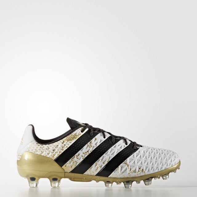 アディダス、UEFAチャンピオンズリーグ着用モデル「ステラーパック」