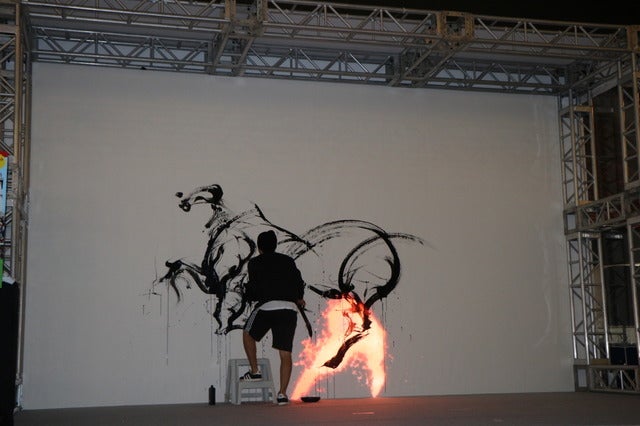 凱旋門賞Live Paint～墨絵士×透明人間～（2016年9月27日）撮影：山本有莉