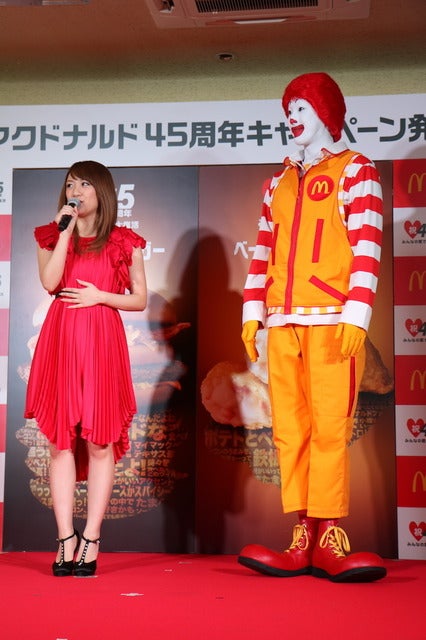 たかみな「1日1個は食べたいです」…テキサスバーガー復活に大興奮撮影：山本有莉