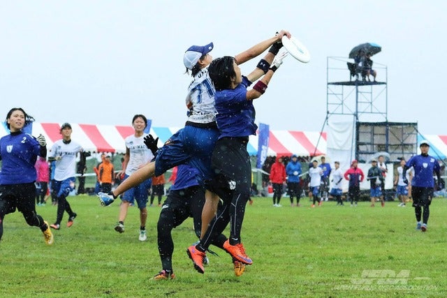 ＜法政大学アサマックス vs びわこ成蹊スポーツ大学レイカーズ＞提供：日本フライングディスク協会