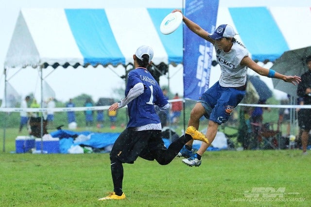 ＜法政大学アサマックス vs びわこ成蹊スポーツ大学レイカーズ＞提供：日本フライングディスク協会