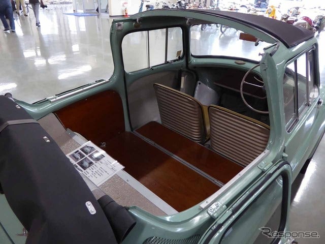 「スバル360コマーシャル」段差はあるものの、リアはカーゴスペース