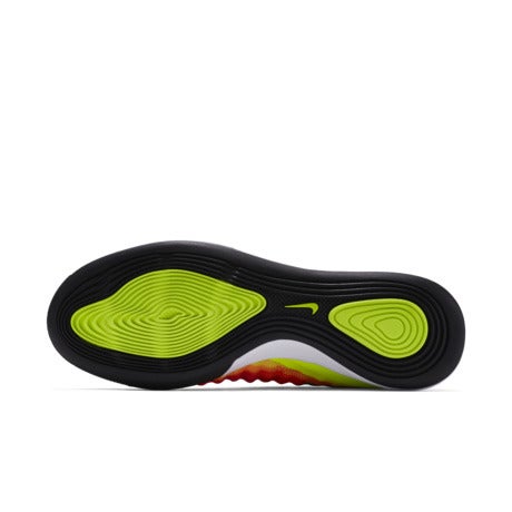 ナイキ、フットボールシューズのトラクションの進化