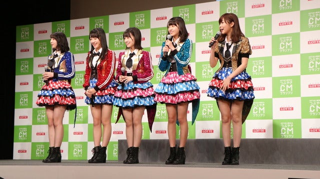 HKT48 vs 欅坂46『つぶやきCMグランプリ』開催発表会見（2016年10月11日）撮影：山本有莉