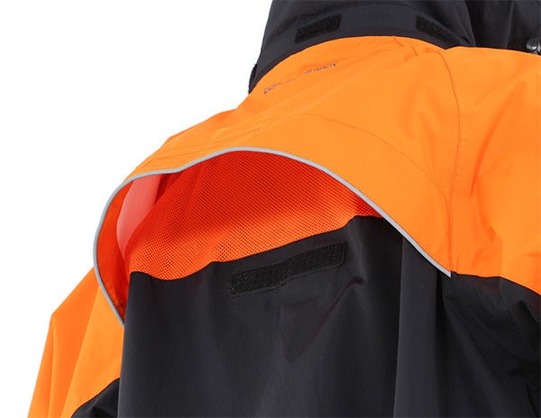 自転車通勤者向けレインウェア「ライダーズレインウェア」