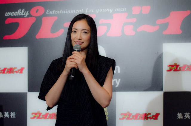 週間プレイボーイ創刊50周年記念出版『熱狂』発売会見に登壇した仲間由紀恵（2016年10月14日）撮影：五味渕秀行