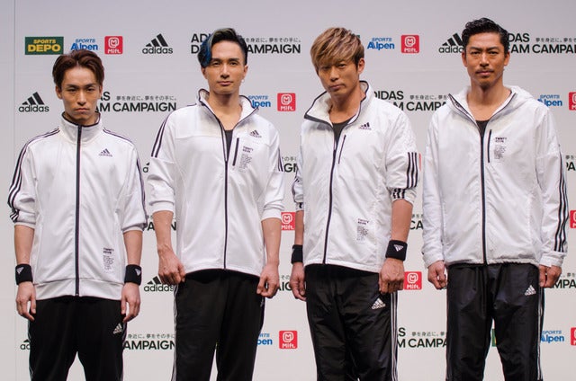 左からEXILE TETSUYA、橘ケンチ、黒木啓司、EXILE AKIRA（2016年10月20日）撮影：五味渕秀行