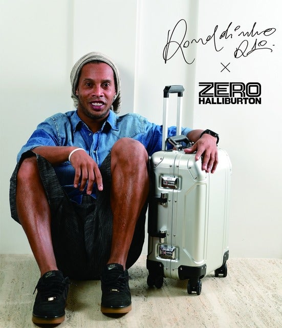 ロナウジーニョ、「ゼロハリバートン」ブランドアンバサダーに就任