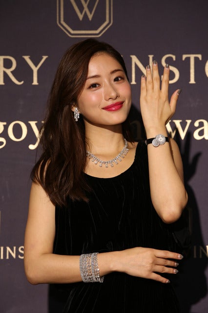 石原さとみがハリー・ウィンストン名古屋店のリニューアルオープンセレモニーに登壇（2016年11月3日）写真提供：「ハリー・ウィンストン名古屋店」 リニューアルオープニングセレモニー