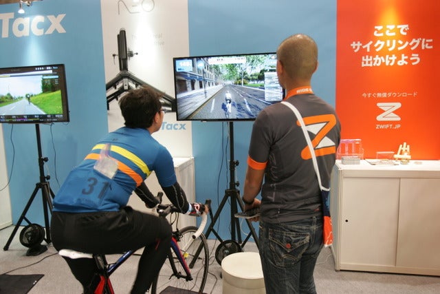 バーチャルトレーニングのズイフト撮影:山口和幸