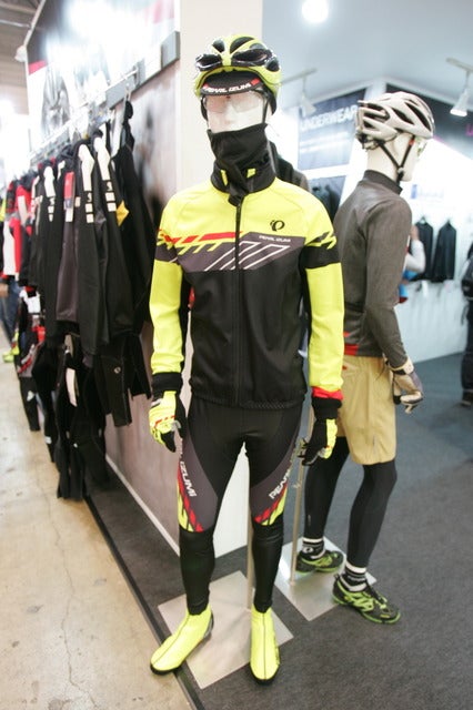 秋冬物ウエアも機能性をアップ撮影:山口和幸