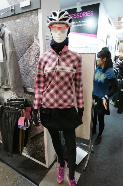 秋冬物ウエアも機能性をアップ撮影：山口和幸