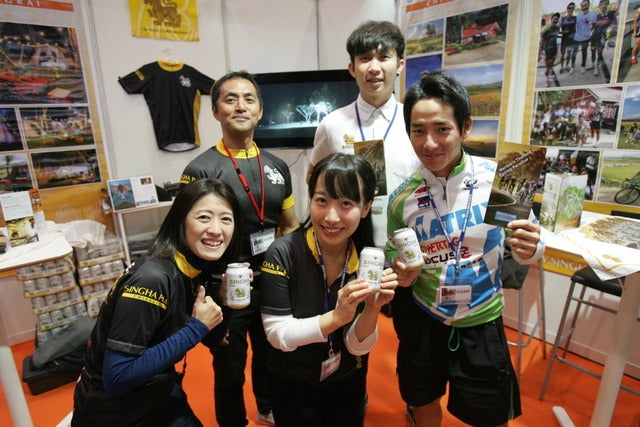 新城幸也ら日本のトップ選手も乗り込み合宿をするというタイもブース出展撮影：山口和幸