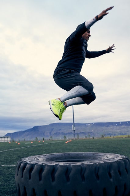 ナイキ、寒い日のトレーニングを快適にするトップス＆パンツ