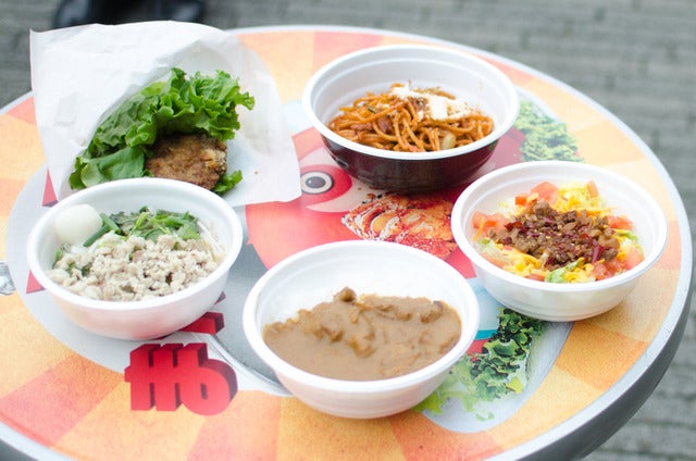 DJ KOO、まかない飯に「あ～ん♪」…東京・中野で『an まかないフェス』開催撮影：五味渕秀行