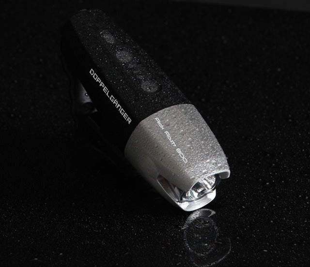 タッチパネル搭載の自転車用ライト「フリックフラッシュ800」