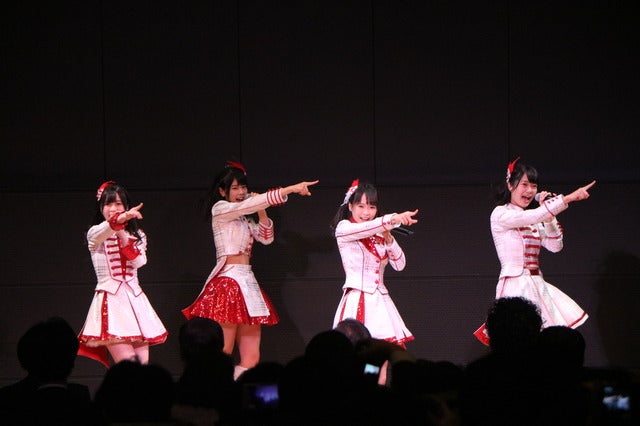 チーム8、地元企業にエール…恋チュン含む2曲披露撮影:山本有莉