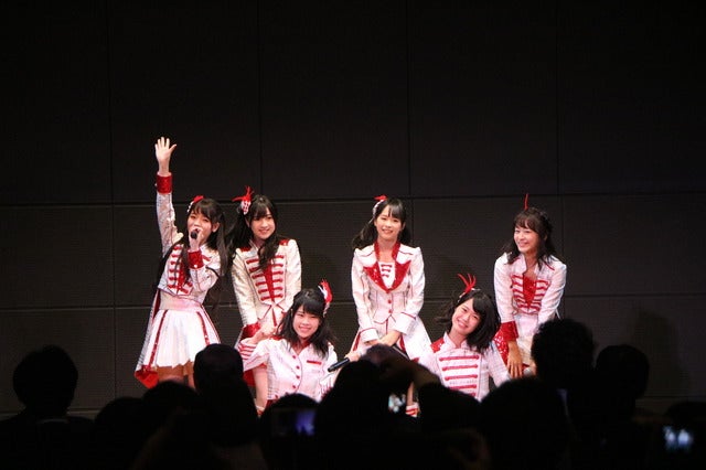 チーム8、地元企業にエール…恋チュン含む2曲披露撮影:山本有莉