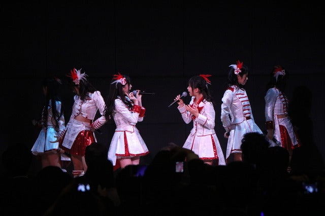 チーム8、地元企業にエール…恋チュン含む2曲披露撮影:山本有莉