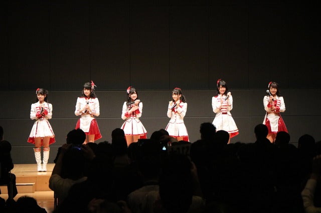 チーム8、地元企業にエール…恋チュン含む2曲披露撮影:山本有莉