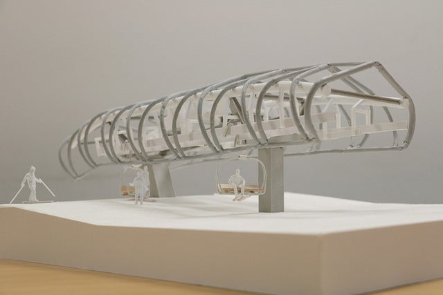 上屋が膜素材でできたスキー場リフトのターミナル製品化