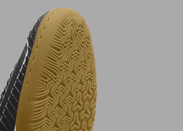 ナイキ、ブラックアッパーが特徴の「テック クラフト コレクション」発売