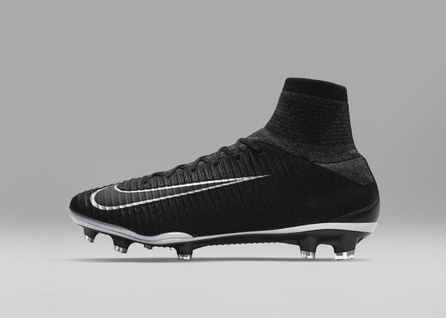 ナイキ、ブラックアッパーが特徴の「テック クラフト コレクション」発売