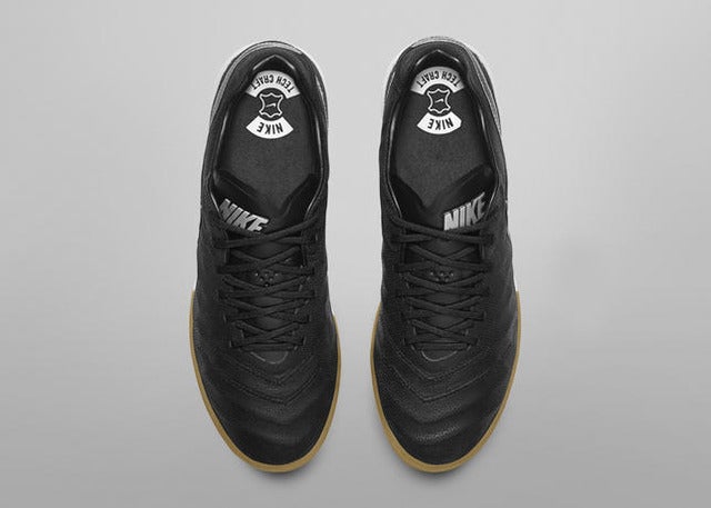 ナイキ、ブラックアッパーが特徴の「テック クラフト コレクション」発売