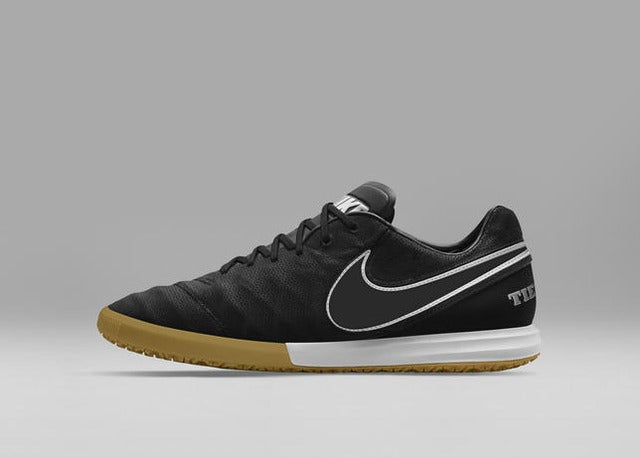 ナイキ、ブラックアッパーが特徴の「テック クラフト コレクション」発売