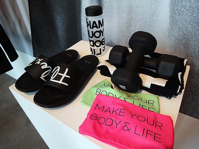 RIZAP 2017 SS コレクション発表（東京・月島、2016年11月15日）《撮影 大野雅人（Gazin Airlines）》