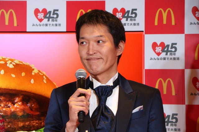 たかみな、パンツ透けてる?…赤のドレスでマック商品PR撮影:山本有莉