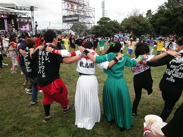 氣志團万博2016 ~房総ロックンロール・チャンピオン・カーニバル~(袖ヶ浦海浜公園、2016年9月17・18日)《撮影 伊牟田まどか(Gazin Airlines)》