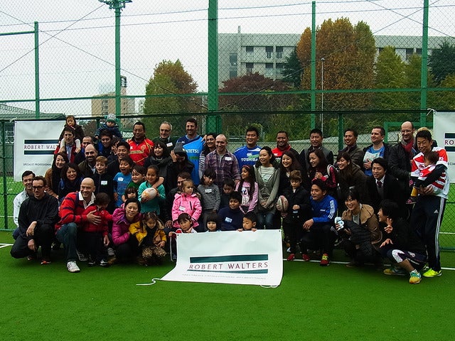 ラグビー日本代表オフィシャルスポンサー、ロバート・ウォルターズ・ジャパンのファミリーイベント（11月19日、千駄ヶ谷フットサルコート）《撮影 大野雅人（Gazin Airlines）》