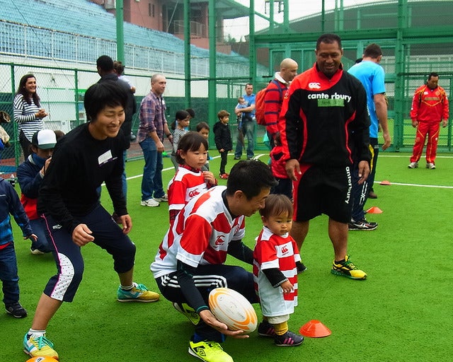 ラグビー日本代表オフィシャルスポンサー、ロバート・ウォルターズ・ジャパンのファミリーイベント（11月19日、千駄ヶ谷フットサルコート）《撮影 大野雅人（Gazin Airlines）》