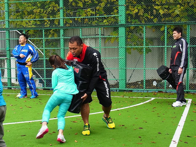 ラグビー日本代表オフィシャルスポンサー、ロバート・ウォルターズ・ジャパンのファミリーイベント（11月19日、千駄ヶ谷フットサルコート）《撮影 大野雅人（Gazin Airlines）》