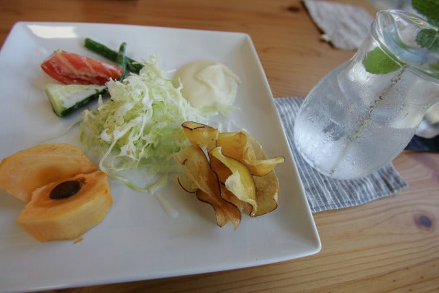 地元の食材を使った前菜。旬のものを使うため出されるものはそのときどきで違う撮影：山口和幸